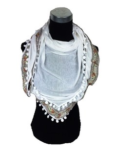 Fular triangular blanco con pompones estilo Ibiza (1 ud)